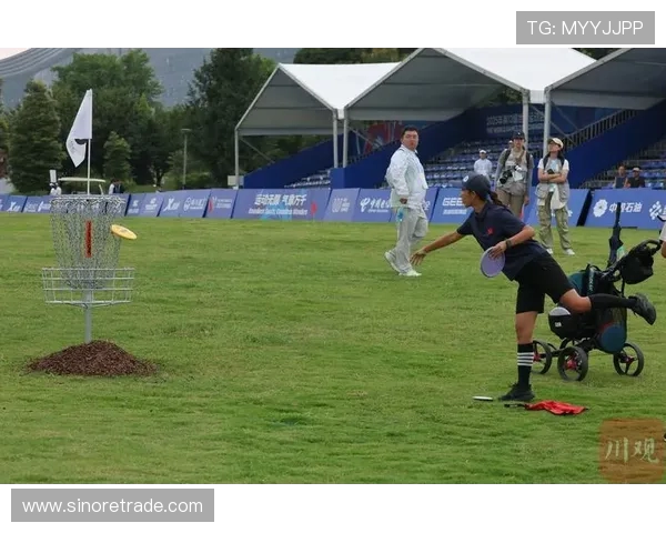 成都飞盘队实力强劲荣登全国第三名引发热议